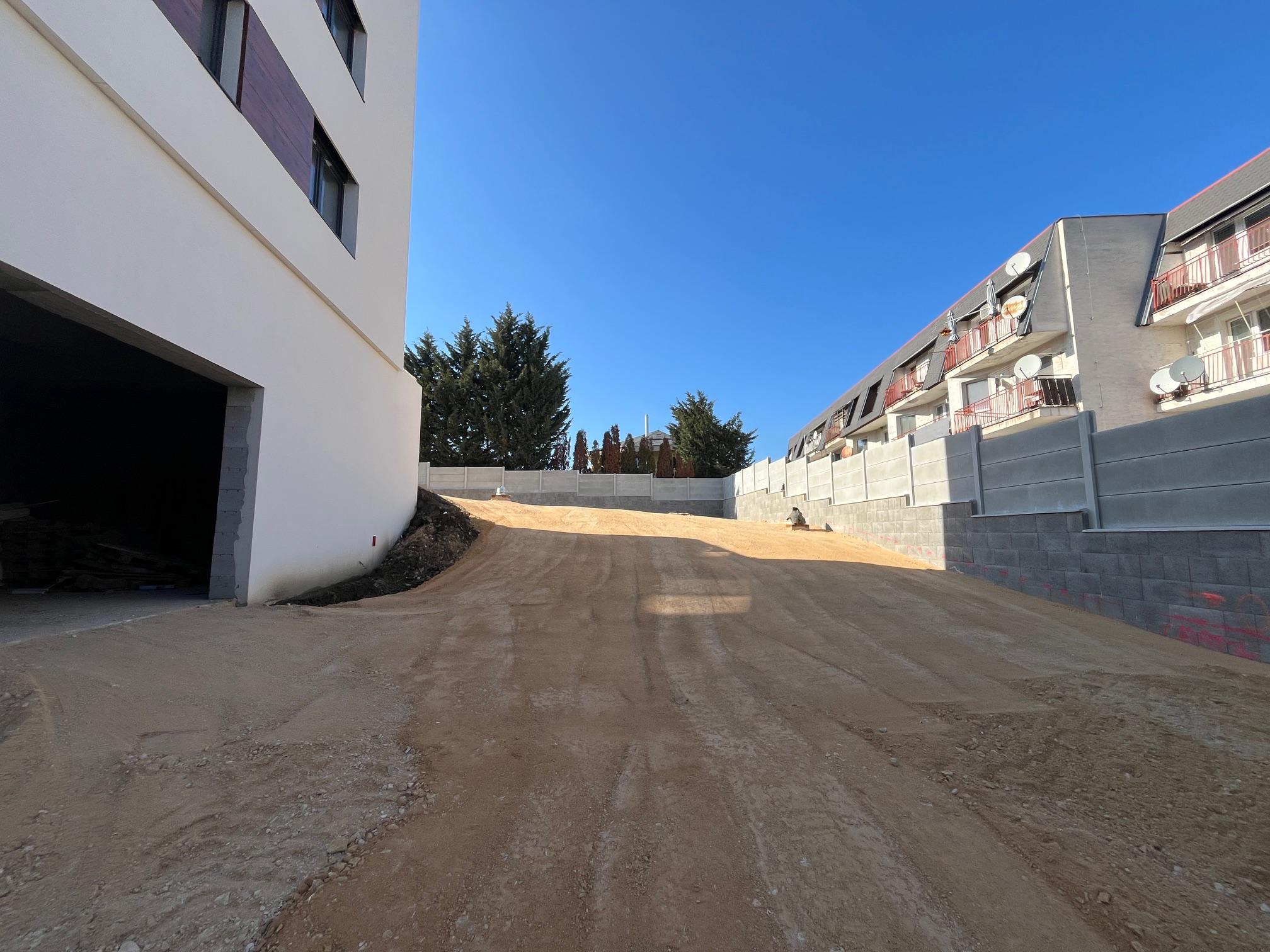 Vnútroblok parkovisko 6